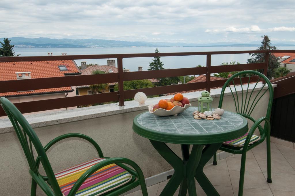 Apartment Meri Ičići Buitenkant foto