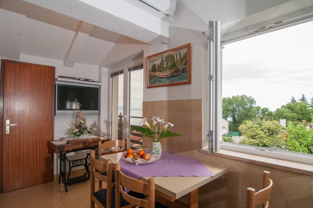 Apartment Meri Ičići Buitenkant foto